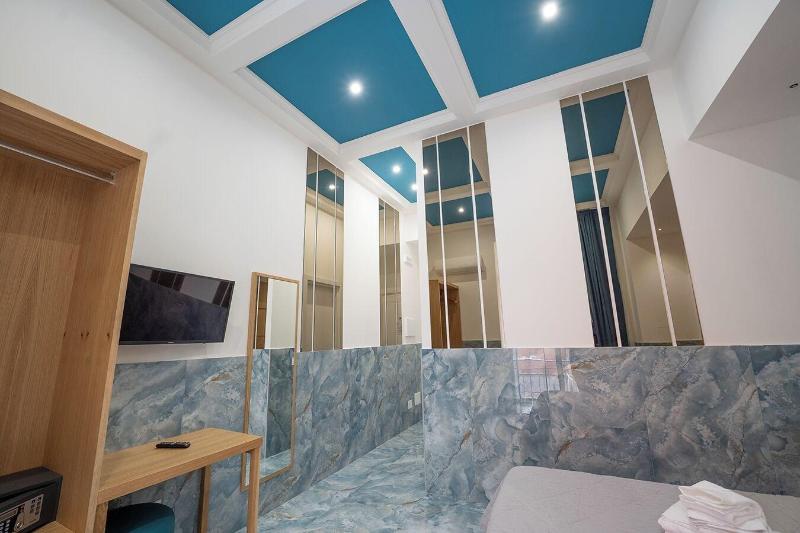 H. G. Boutique Toledo  Napoli Centro - Oda
