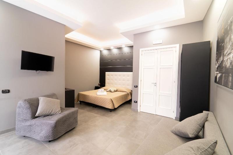 H. G. Boutique Toledo  Napoli Centro - Oda