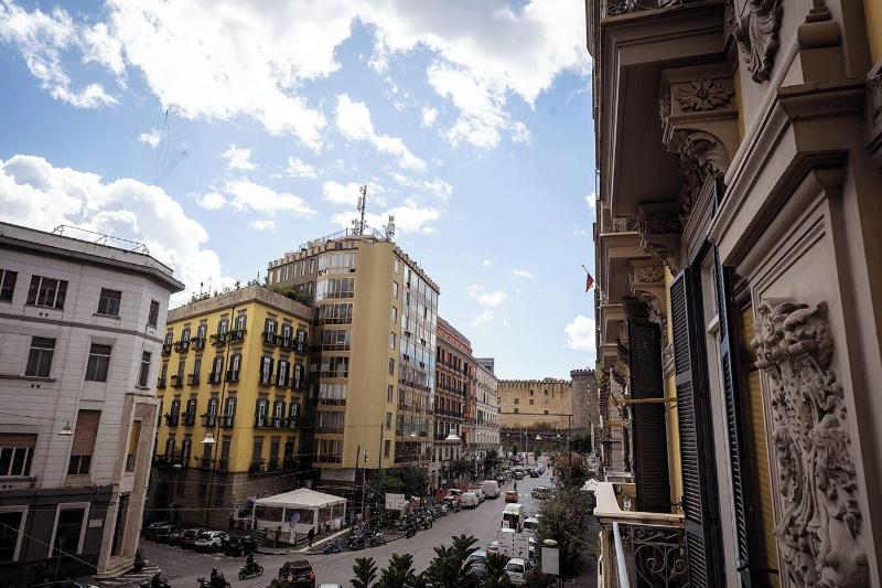H. G. Boutique Toledo  Napoli Centro - Oda