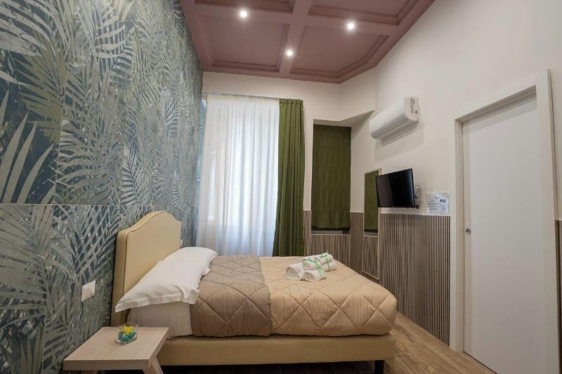 H. G. Boutique Toledo  Napoli Centro - Oda