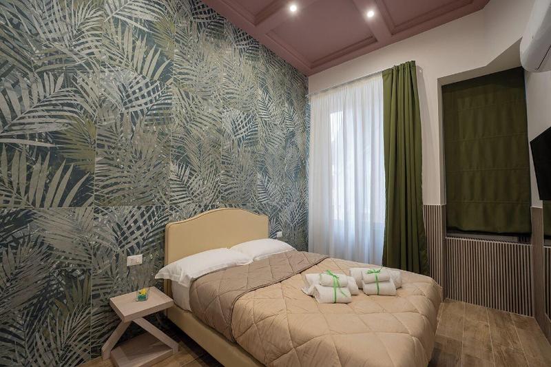 H. G. Boutique Toledo  Napoli Centro - Oda