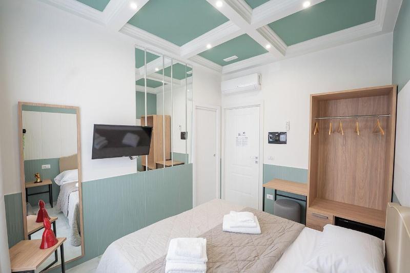 H. G. Boutique Toledo  Napoli Centro - Oda