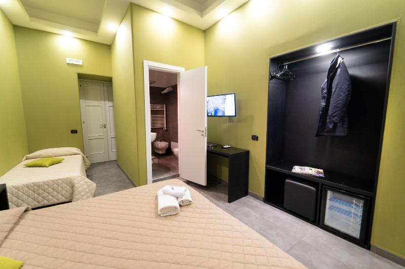 H. G. Boutique Toledo  Napoli Centro - Oda