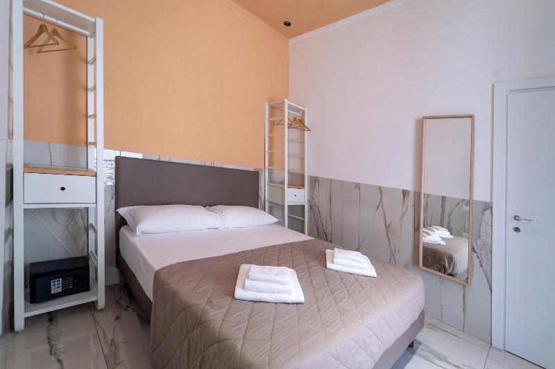 H. G. Boutique Toledo  Napoli Centro - Oda