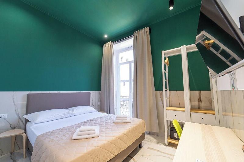H. G. Boutique Toledo  Napoli Centro - Oda