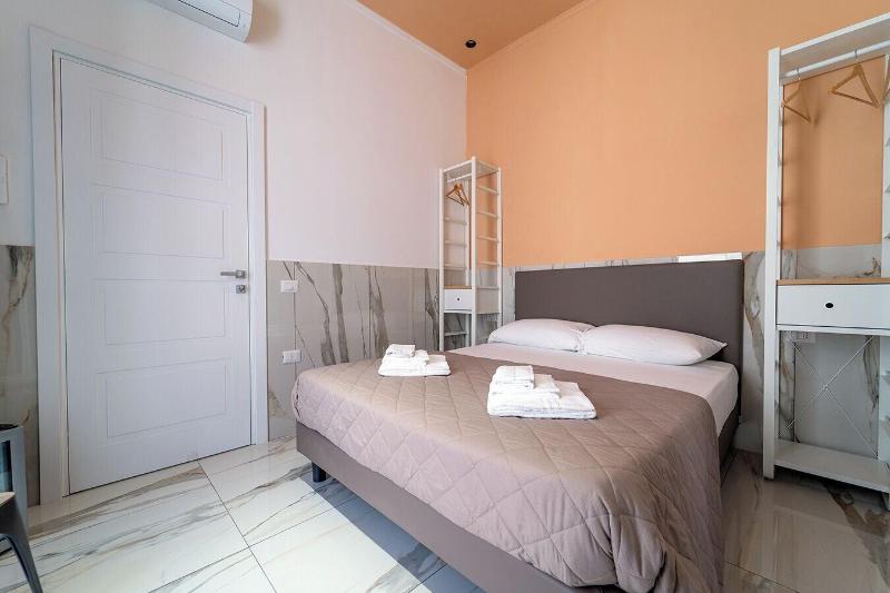 H. G. Boutique Toledo  Napoli Centro - Oda