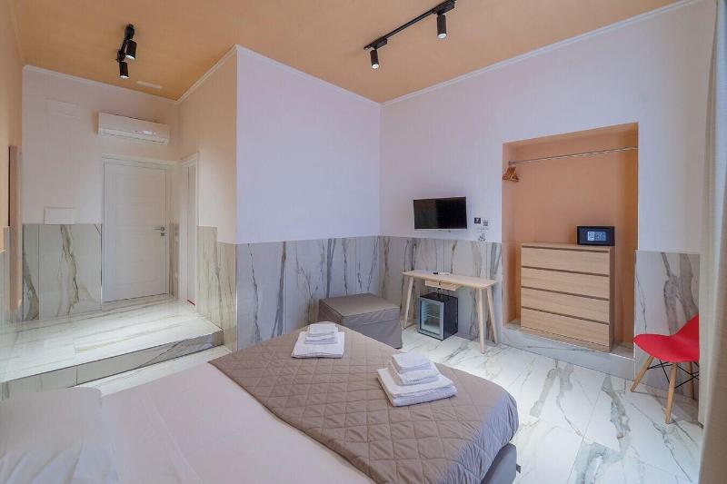 H. G. Boutique Toledo  Napoli Centro - Oda