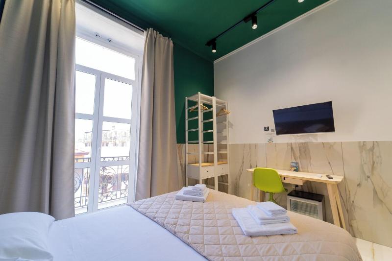 H. G. Boutique Toledo  Napoli Centro - Oda