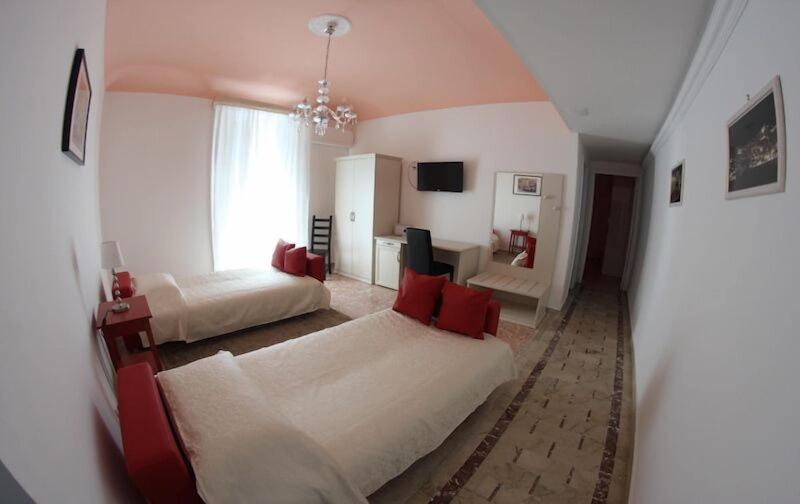 Gualtiero Camere E Suite - Oda
