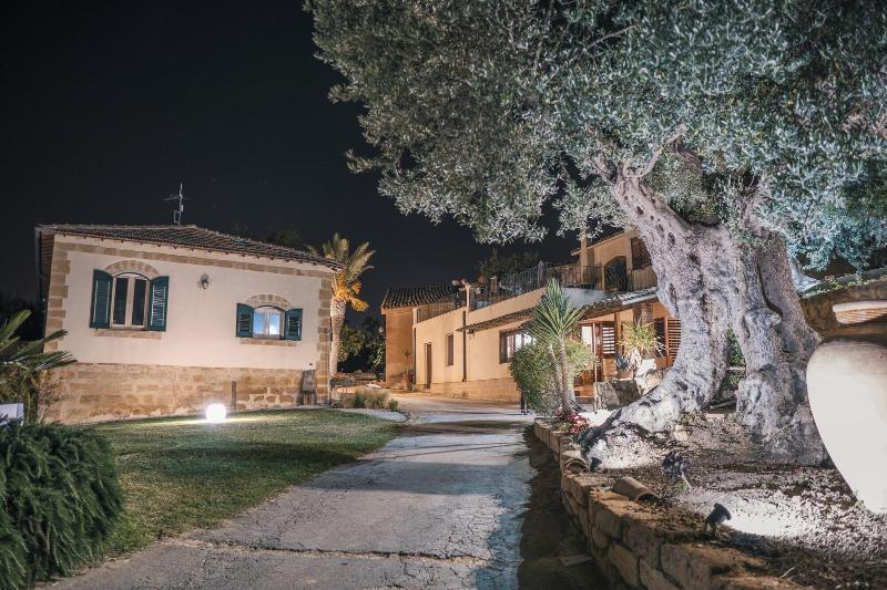Villa La Lumia B&B Suites & Apartments - Genel