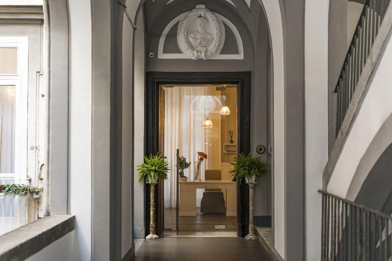 Foro Carolino - Lobi