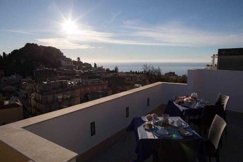 B&B Tauromenion - Genel