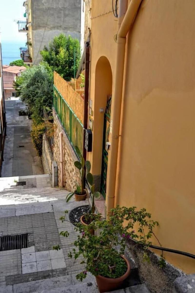 B&B Tauromenion - Genel