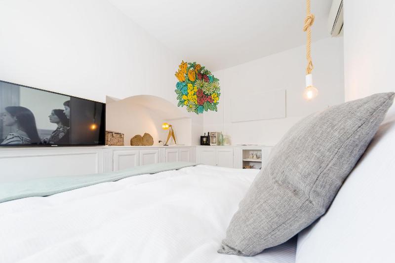 Bello! Lake Como Suites - Oda