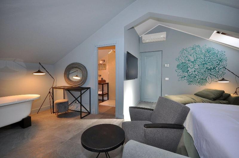 Bello! Lake Como Suites - Oda
