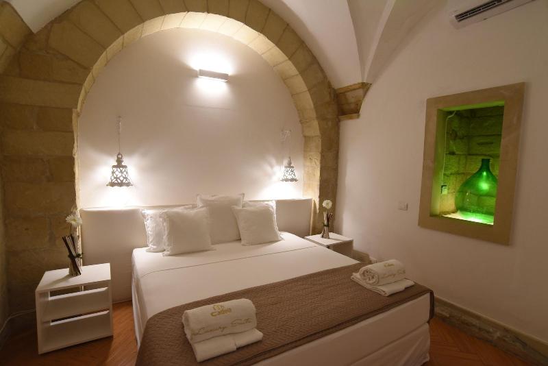 Cadelli Luxury Suite - Oda