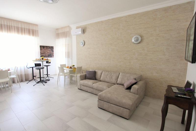 Central Apartments - Lobi