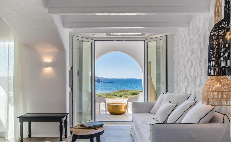 Cyano Suites - Genel