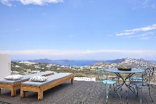 White and Co. La Torre Suites
