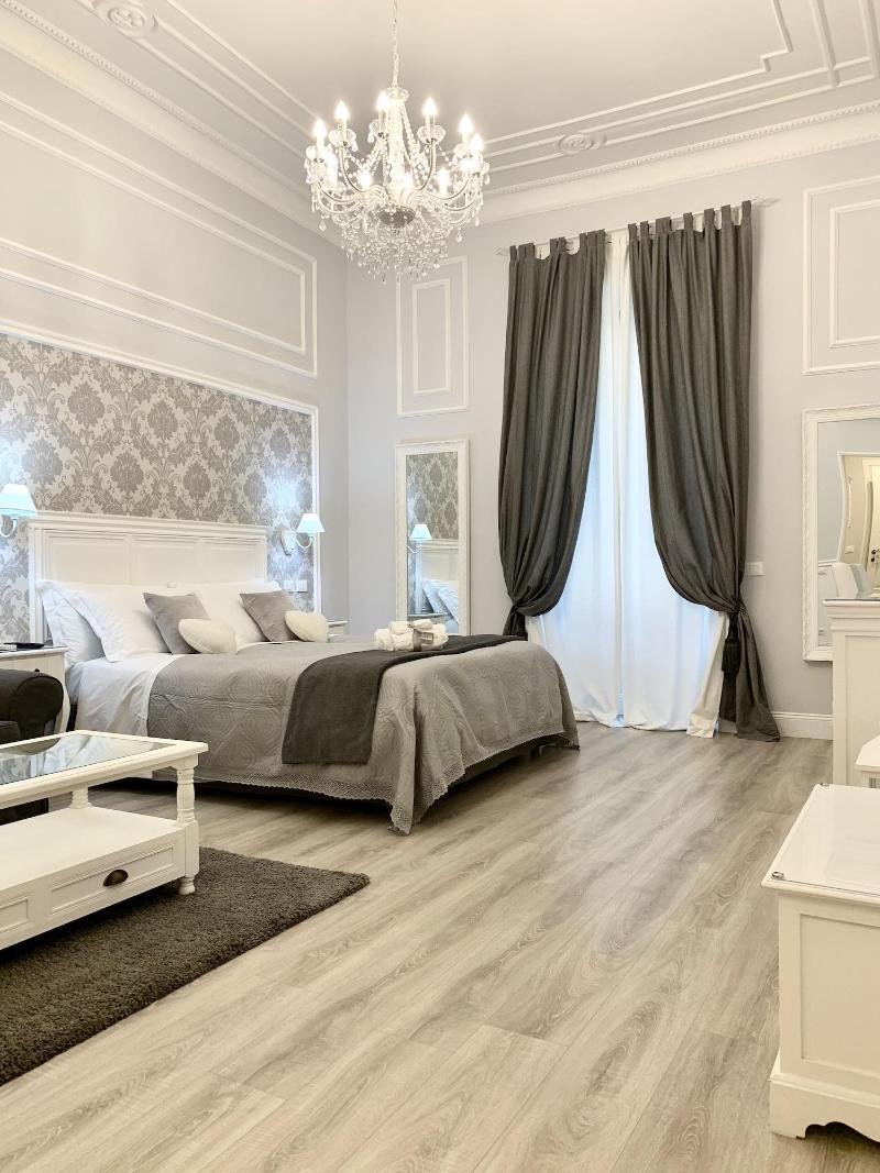 Charme & Chic Luxury - Oda