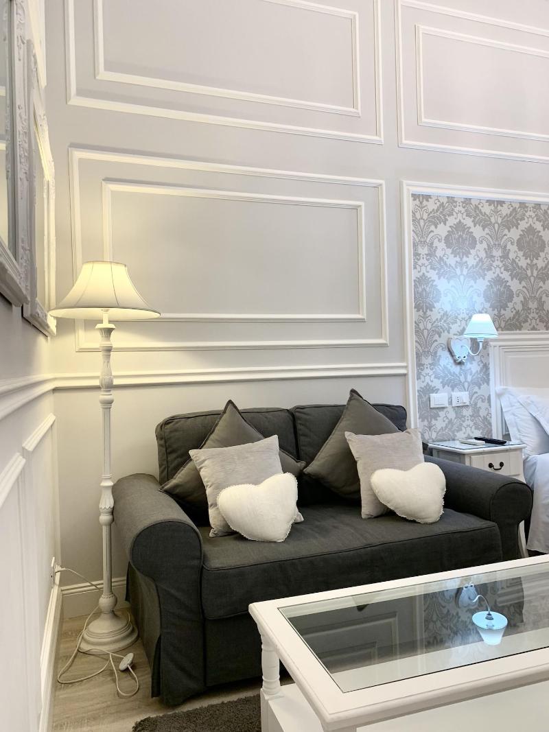 Charme & Chic Luxury - Oda