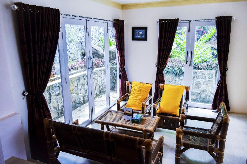 The Hawk's Nest Resort - Lobi