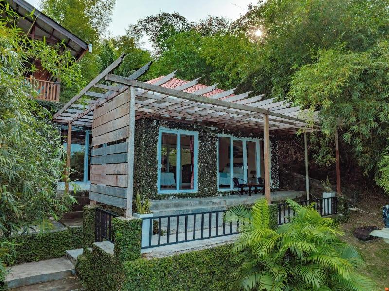 The Hawk's Nest Resort - Genel
