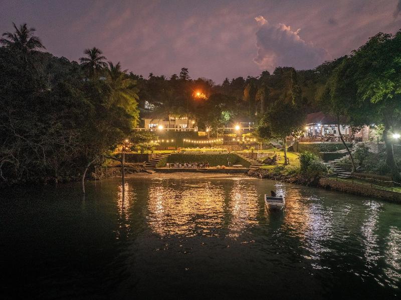 The Hawk's Nest Resort - Genel