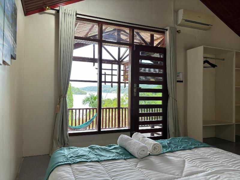 The Hawk's Nest Resort - Genel