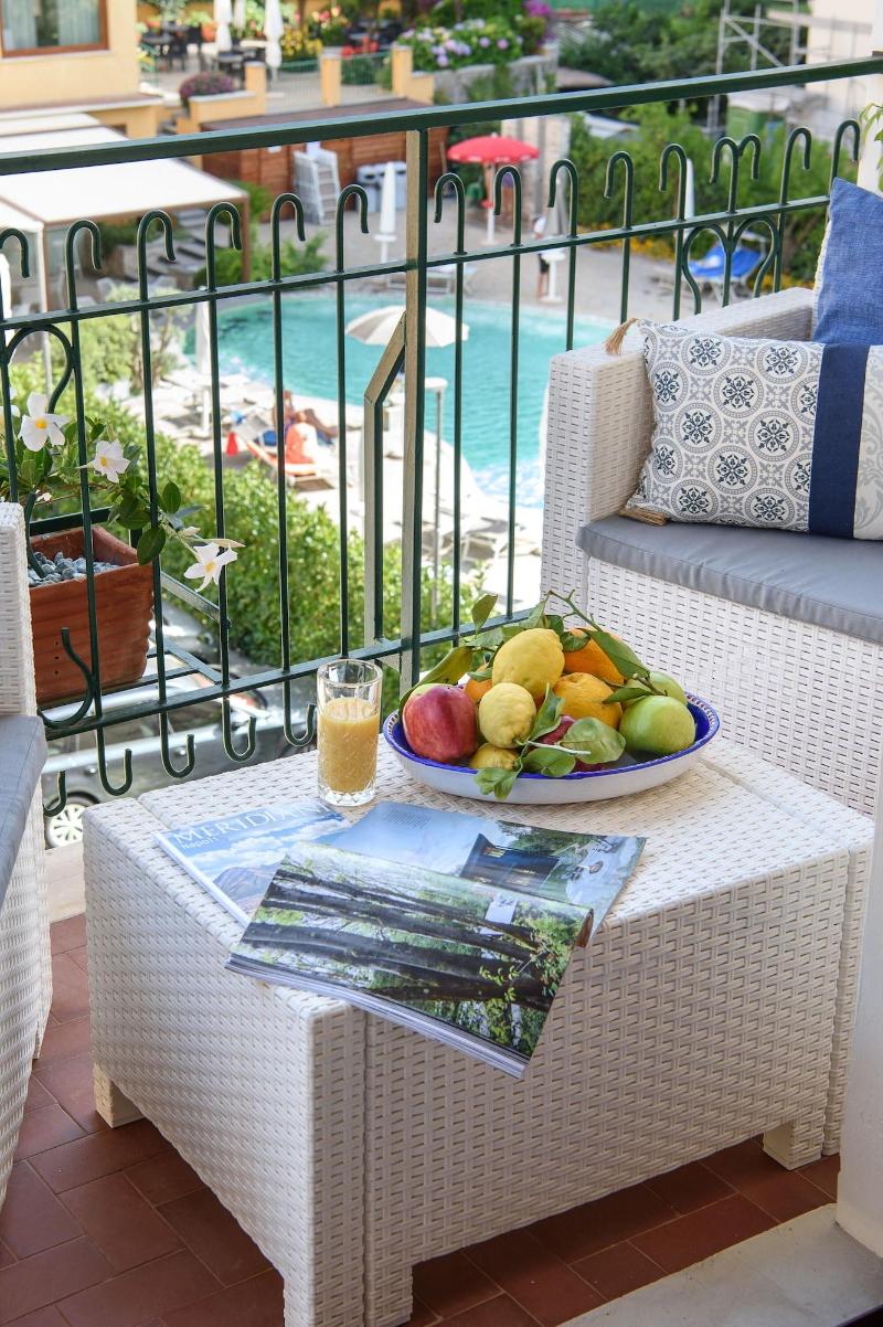 Les Suites Des Tout Le Monde - Genel
