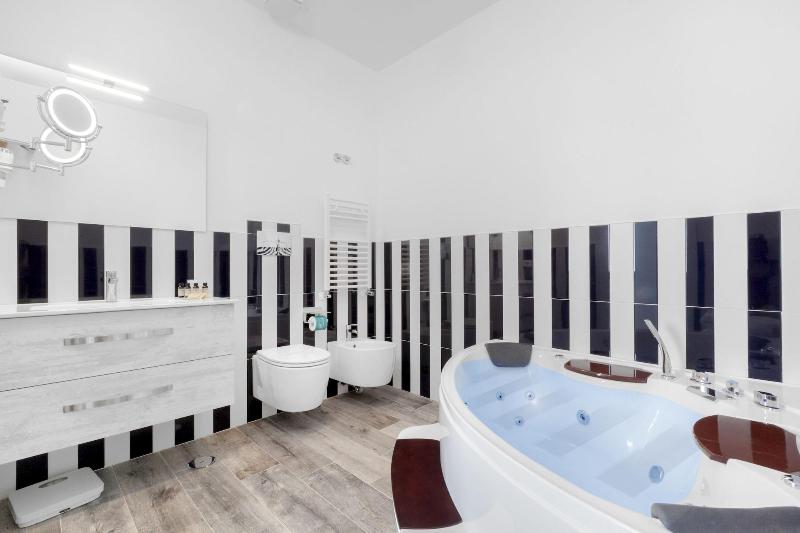 Les Suites Des Tout Le Monde - Oda