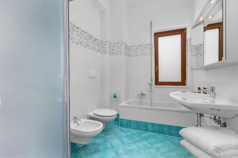 Les Suites Des Tout Le Monde - Oda