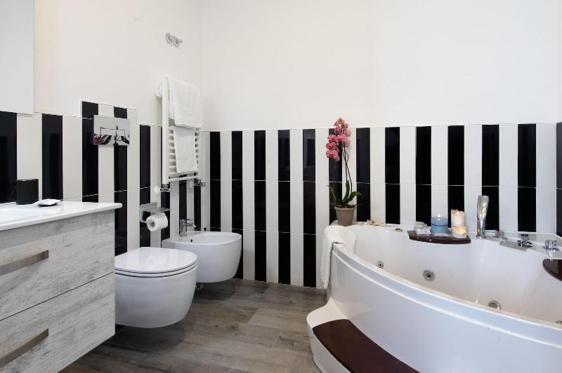 Les Suites Des Tout Le Monde - Oda