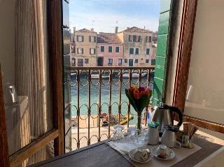 Venice My Friends Canal View otel fotoğrafı