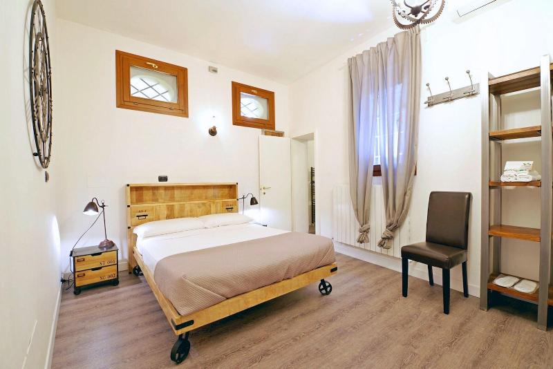 Steam House - Room & Breakfast - Oda