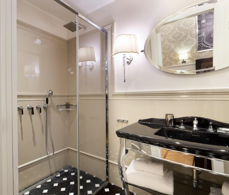 Luxury Duomo Rooms - Oda