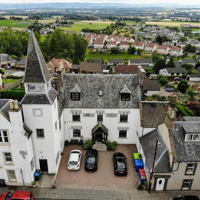 The Tower Gastro Pub & Apartments - Genel
