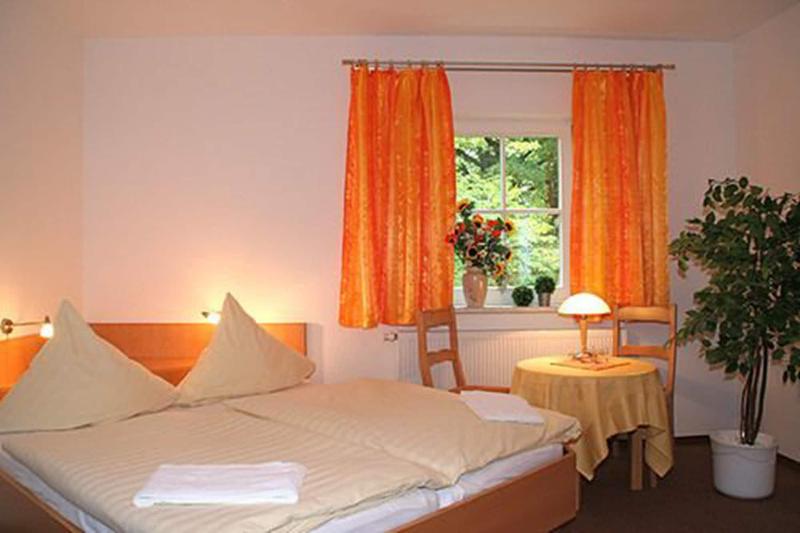 Landgasthof Neue Schänke Hotel - Oda
