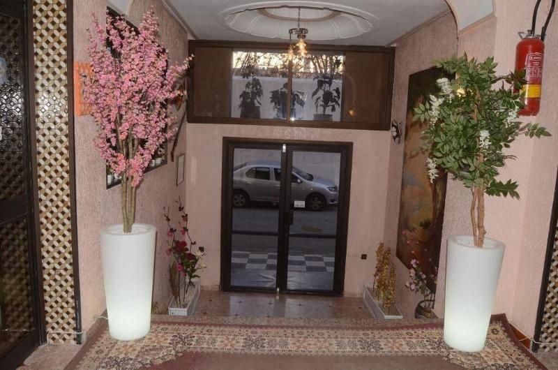 Hôtel Des Lilas - Lobi