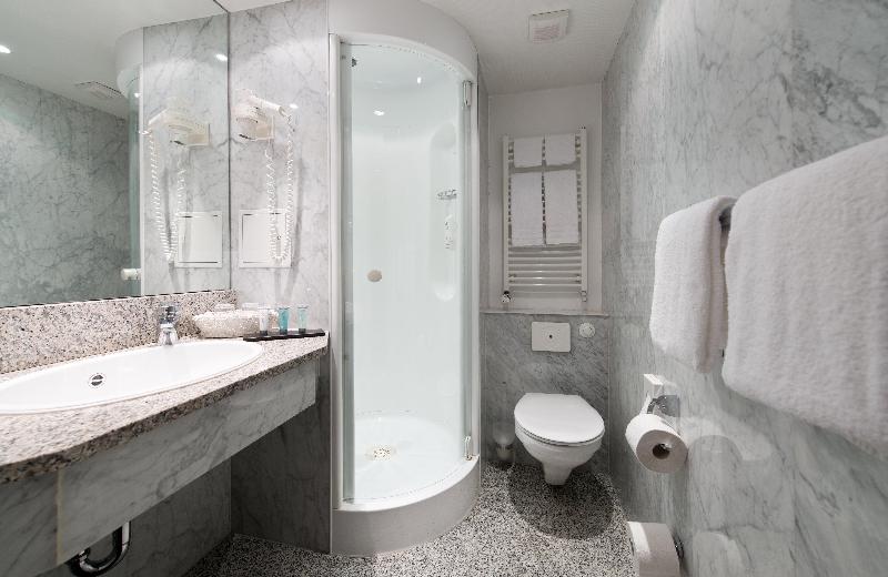 Leonardo Hotel Hannover Airport - Oda