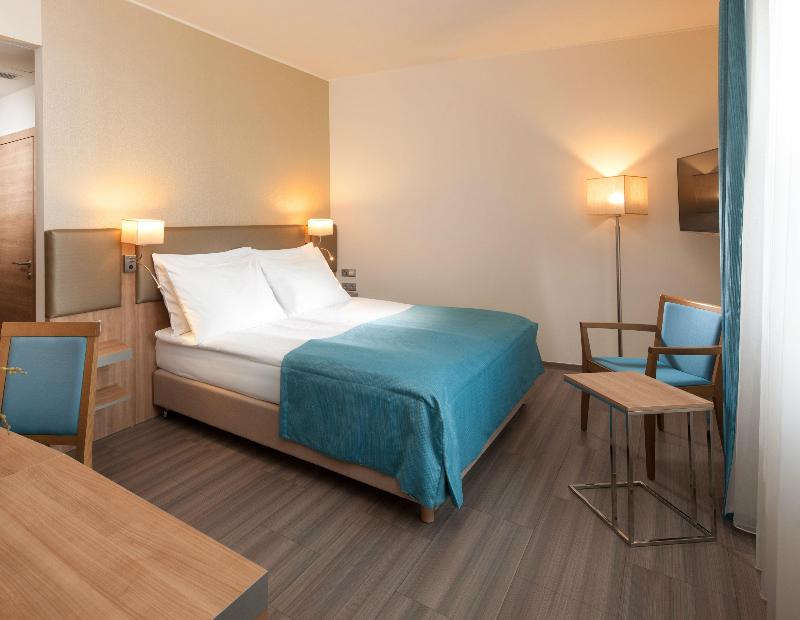 Holiday Inn Prague Congress Centre - Oda