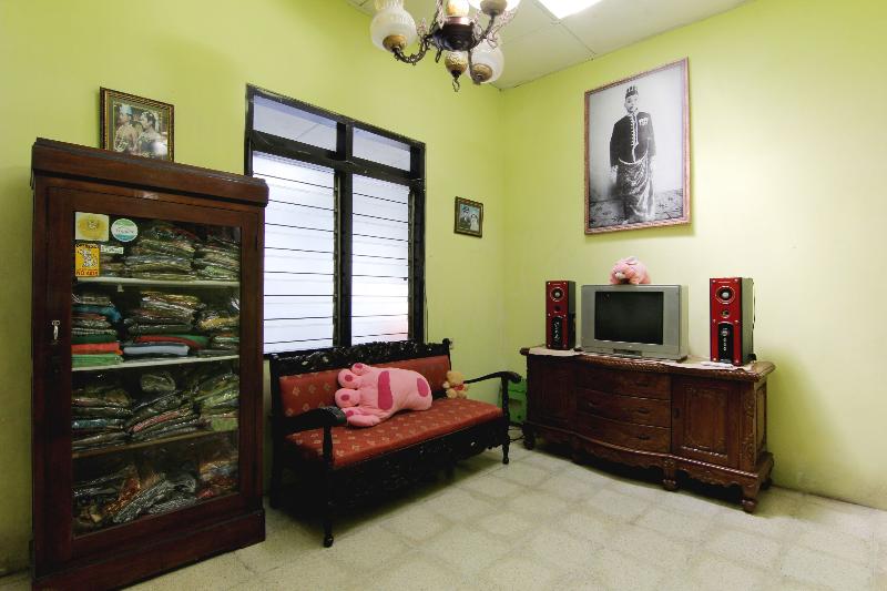 Batik Trinidar Homestay by ZUZU - Lobi