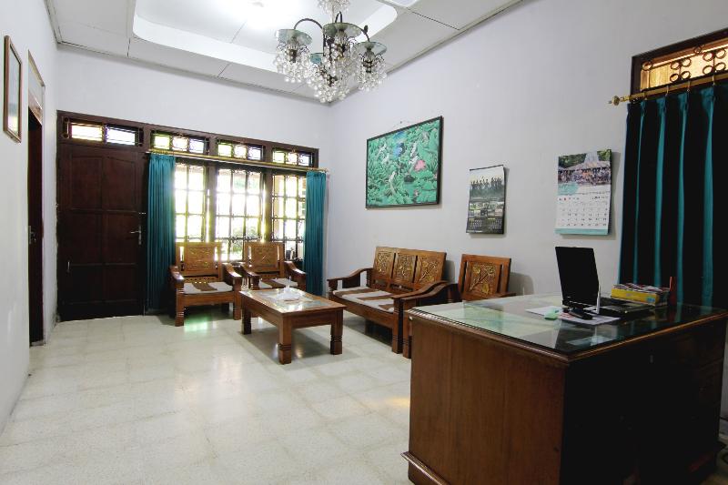 Batik Trinidar Homestay by ZUZU - Lobi