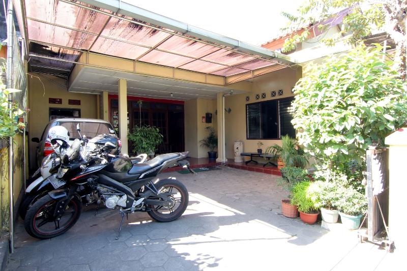 Batik Trinidar Homestay by ZUZU - Genel