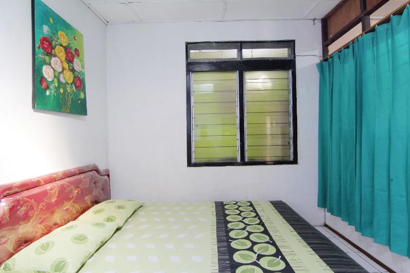 Batik Trinidar Homestay by ZUZU - Oda