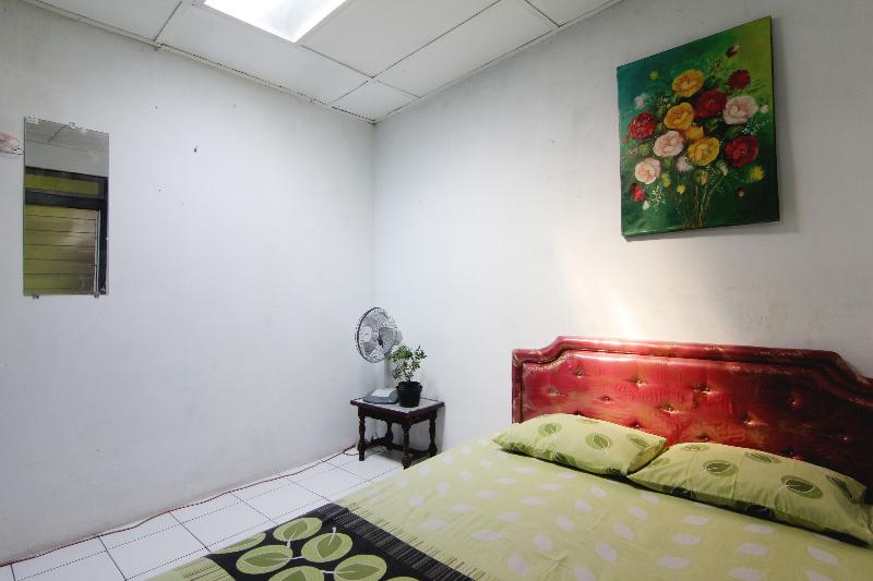 Batik Trinidar Homestay by ZUZU - Oda