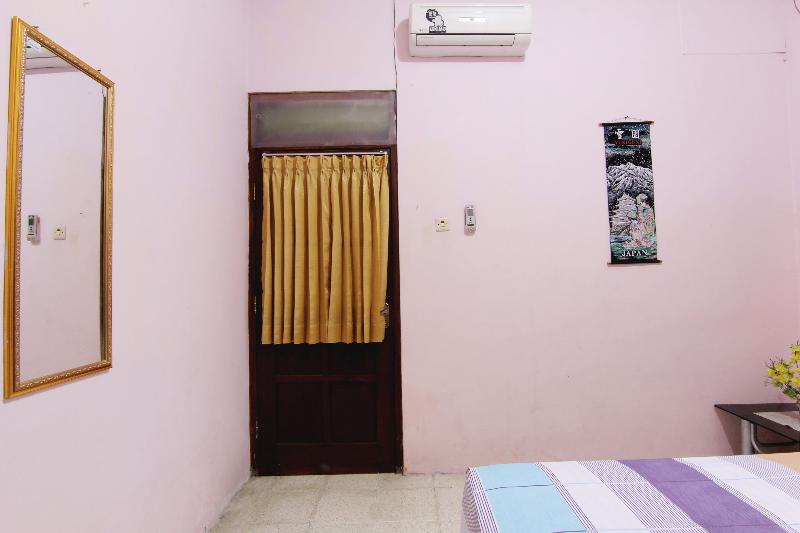 Batik Trinidar Homestay by ZUZU - Oda