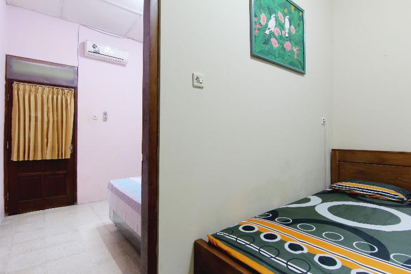 Batik Trinidar Homestay by ZUZU - Oda