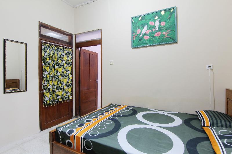Batik Trinidar Homestay by ZUZU - Oda