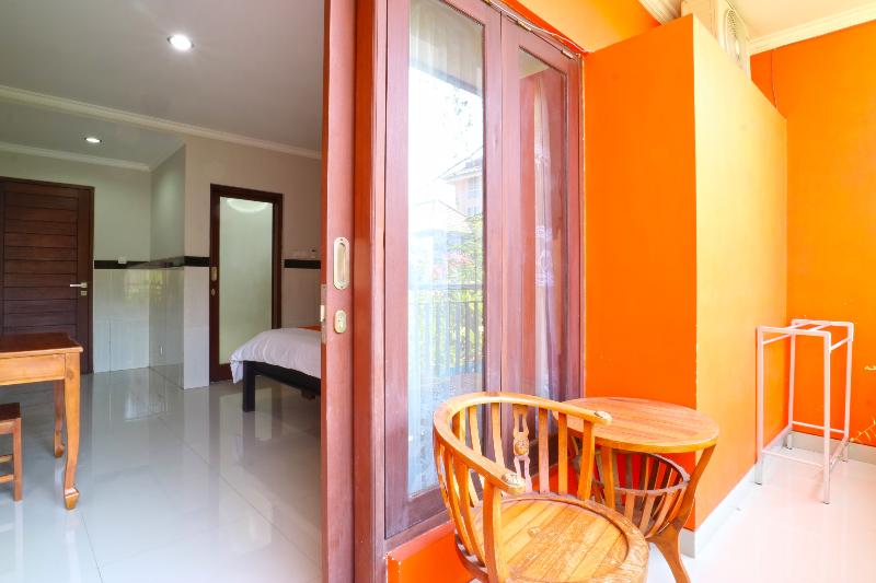 Rena Segara House Kuta by ZUZU - Oda